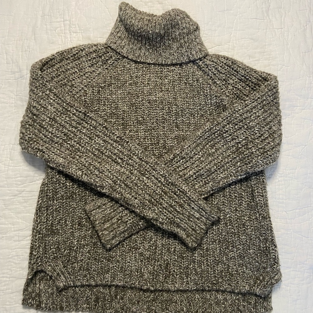 Abercrombie and Fitch comfy turtleneck size S
